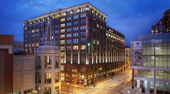 * Embassy Suites Downtown St. Louis