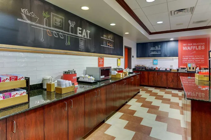 Hampton Inn & Suites Airport Indianapolis