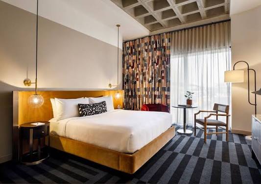 Hotel Indy by Marriott Indianapolis, a Tribute Portfolio Hotel