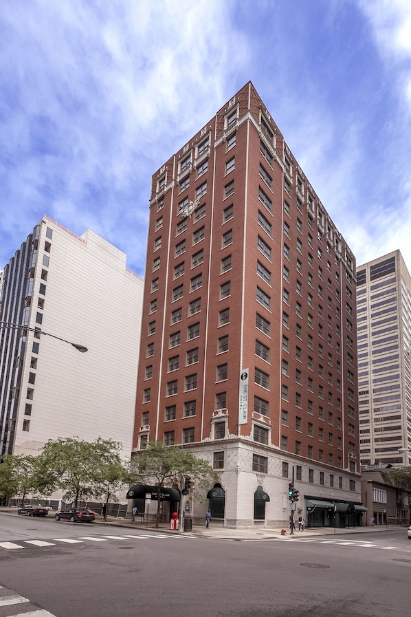 Hotel Saint Clair - Magnificent Mile