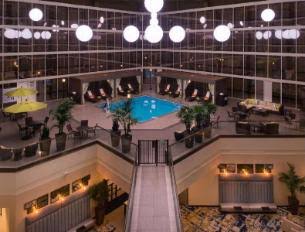 * Radisson St. Louis Downtown