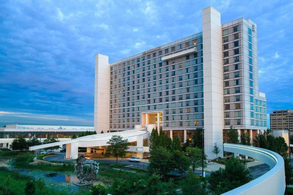 Renaissance Schaumburg Covention Center Hotel