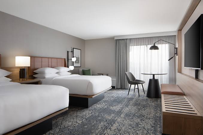 Sheraton Westport Chalet Hotel St. Louis