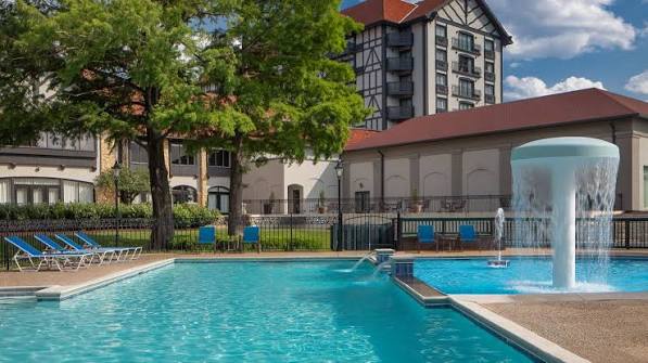 Sheraton Westport Chalet Hotel St. Louis