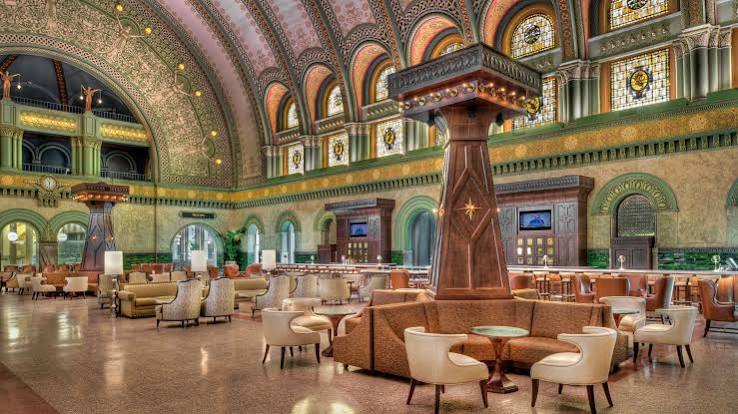* St. Louis Union Station Hotel Curio Collection by Hilton