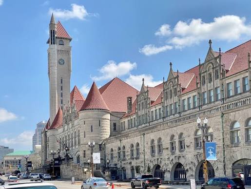 * St. Louis Union Station Hotel Curio Collection by Hilton