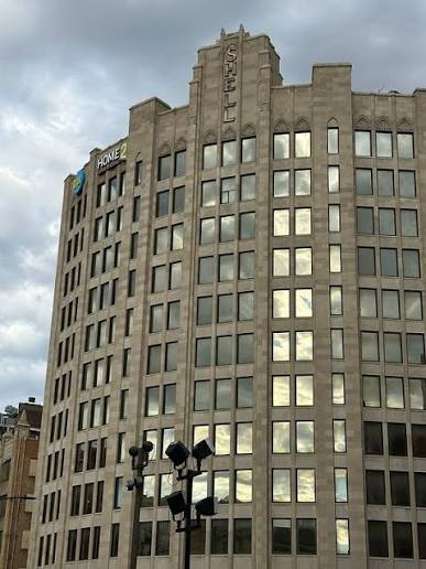 * Tru by Hilton Downtown St. Louis