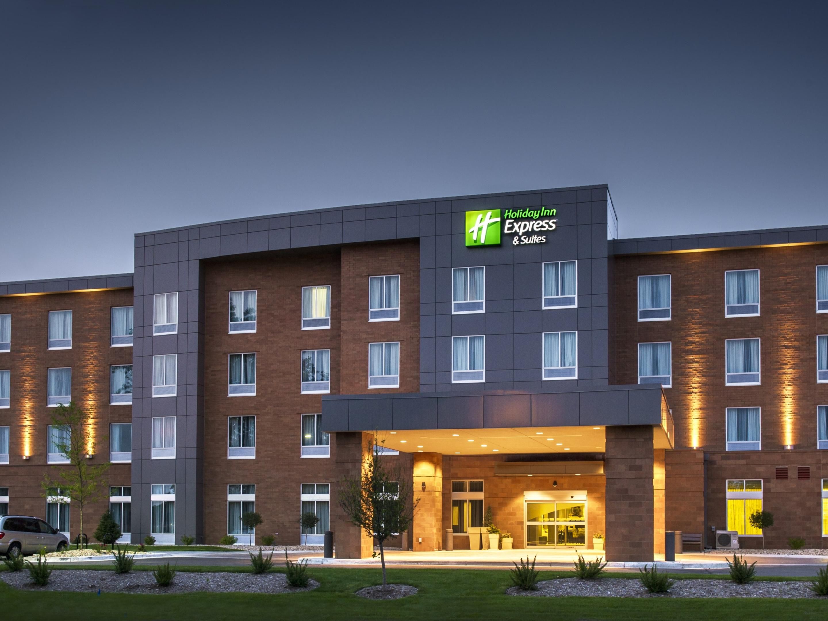 Holiday Inn Express & Suites Madison Central