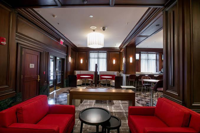 * Courtyard by Marriott Downtown Convention Center St. Louis