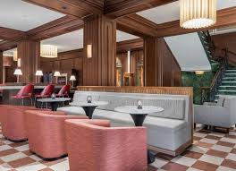 * Courtyard by Marriott Downtown Convention Center St. Louis