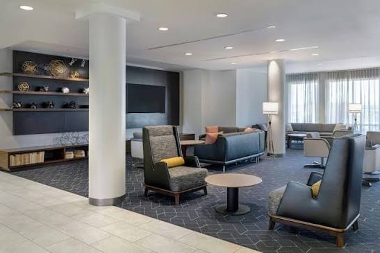Courtyard by Marriott St. Peters 