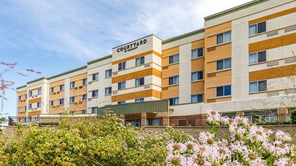 Courtyard by Marriott St. Peters 