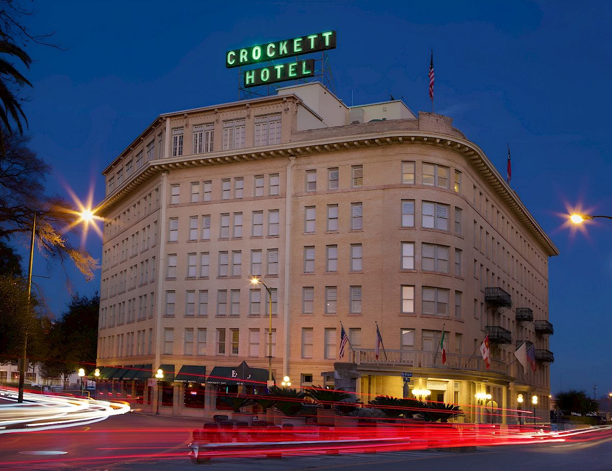 Crockett Hotel