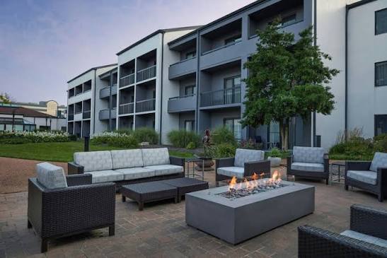 Courtyard by Marriott Westport Plaza St. Louis