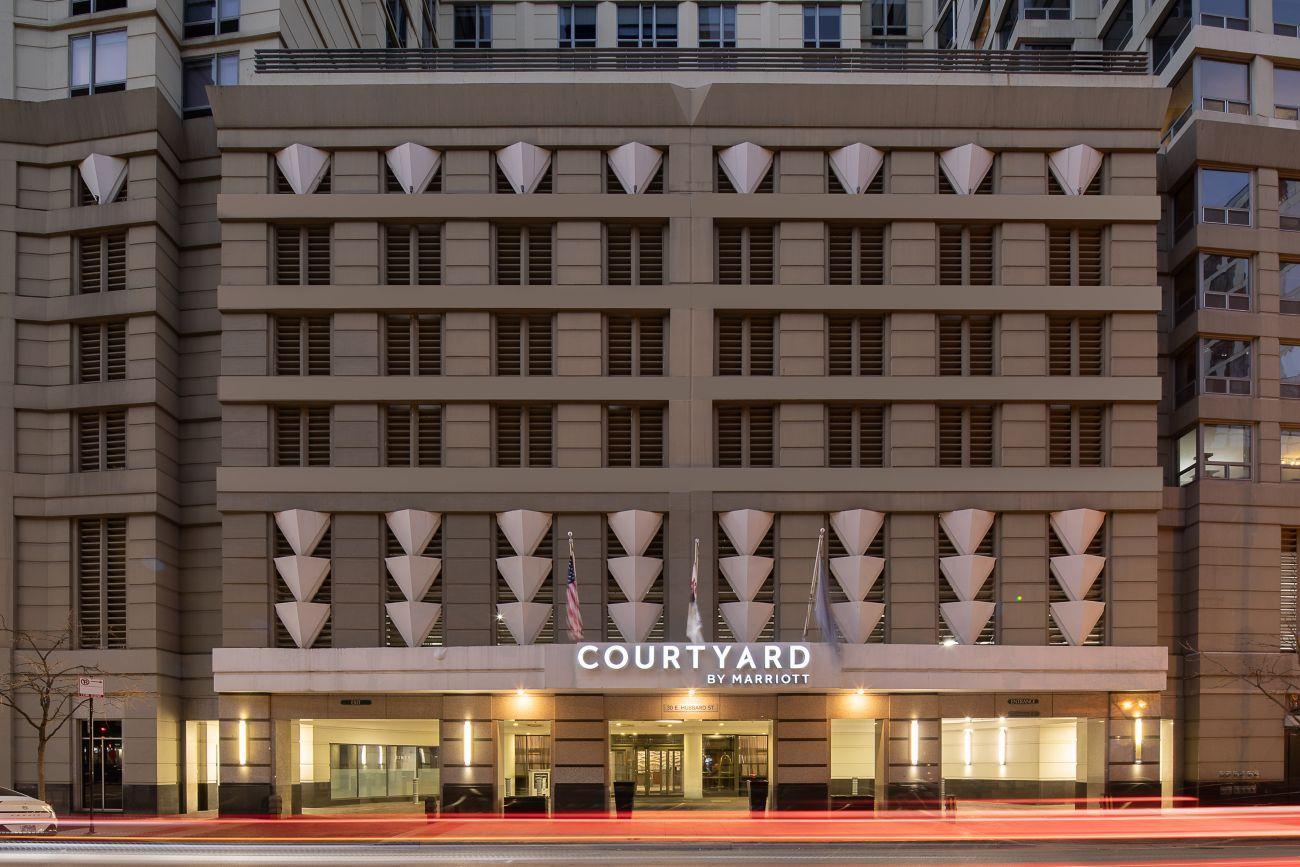 Courtyard Chicago Downtown/River North