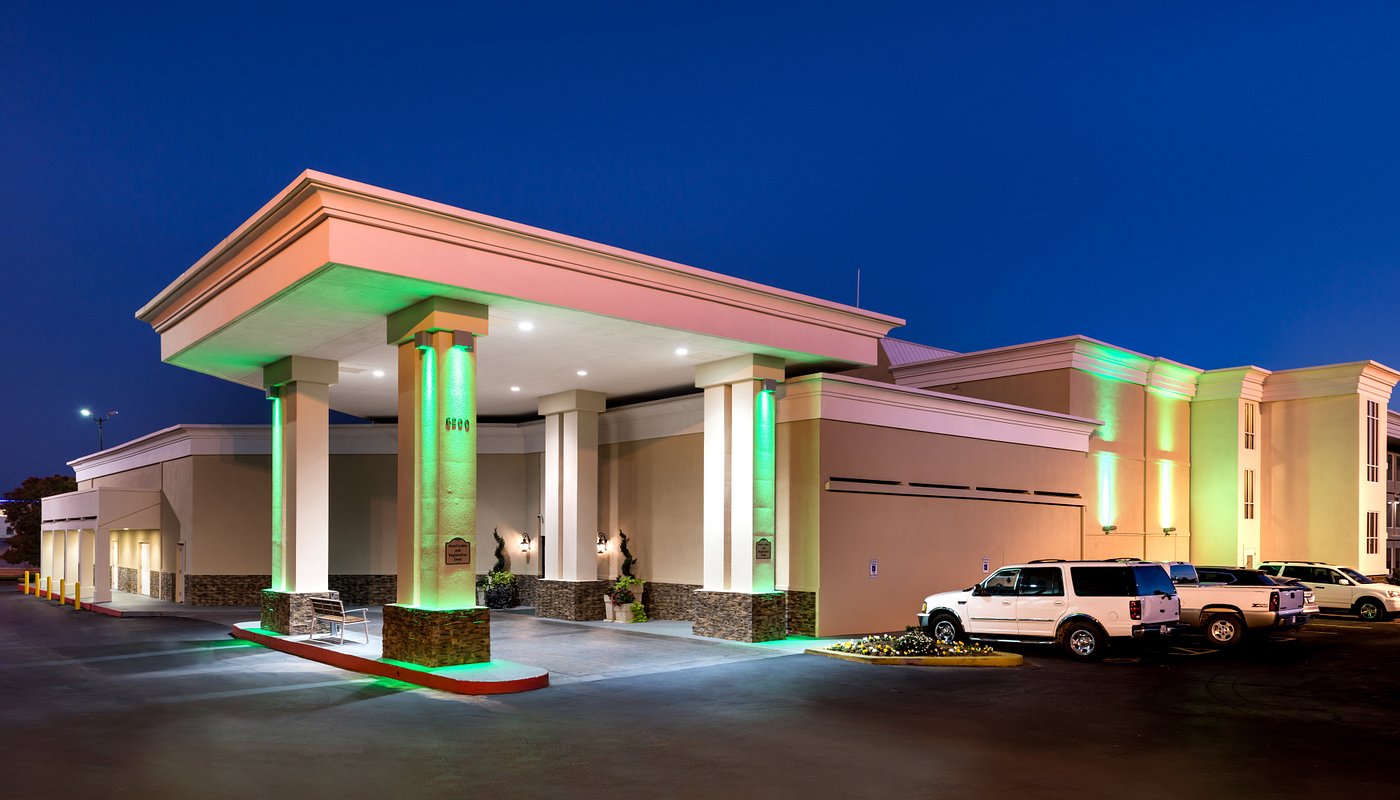 Holiday Inn & Suites Oklahoma City North by IHG