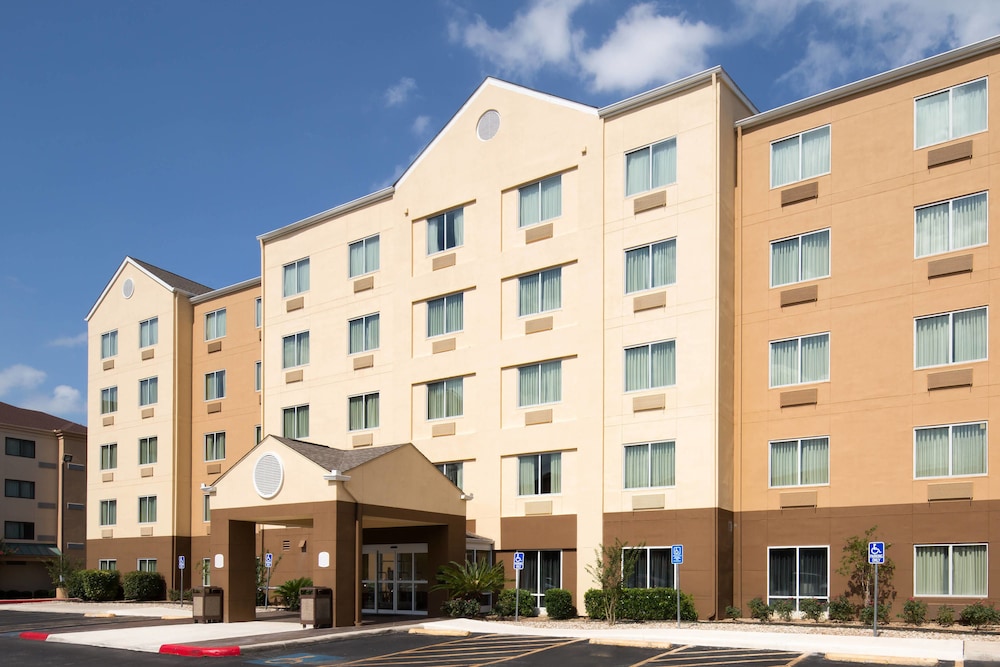 Fairfield Inn & Suites San Antonio Airport North Star