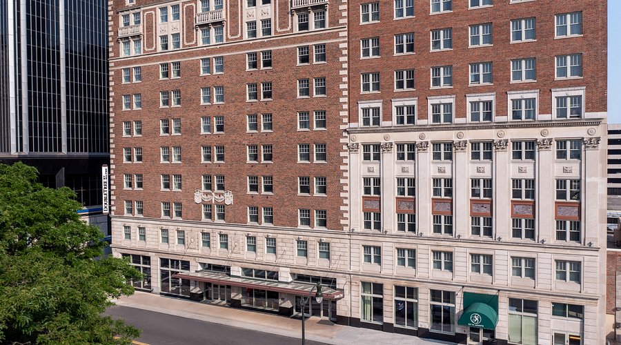DoubleTree Suites by Hilton Hotel Detroit Downtown - Fort Shelby