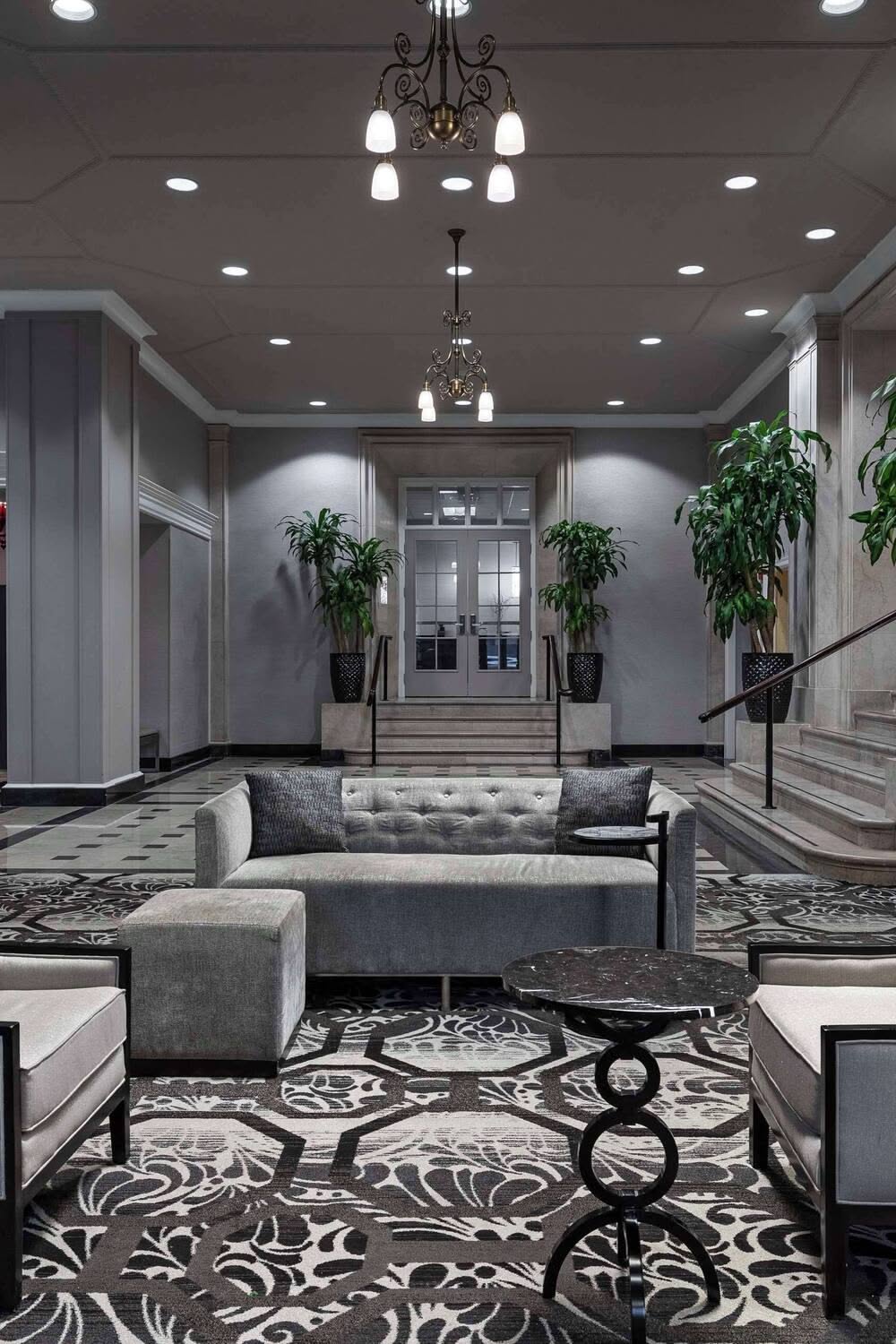 DoubleTree Suites by Hilton Hotel Detroit Downtown - Fort Shelby