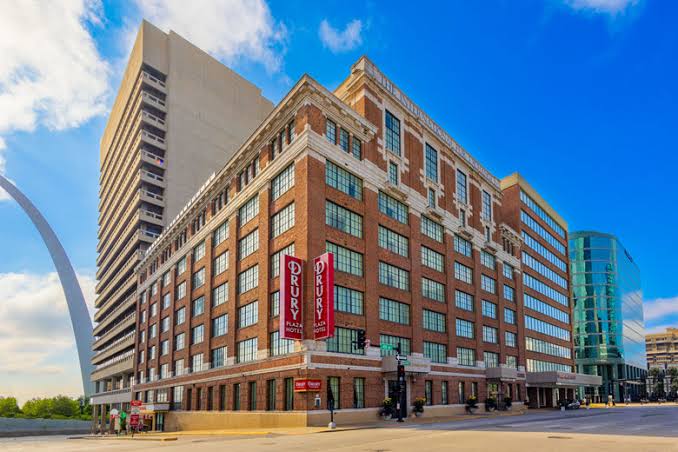 * Drury Plaza Hotel at the Arch St. Louis